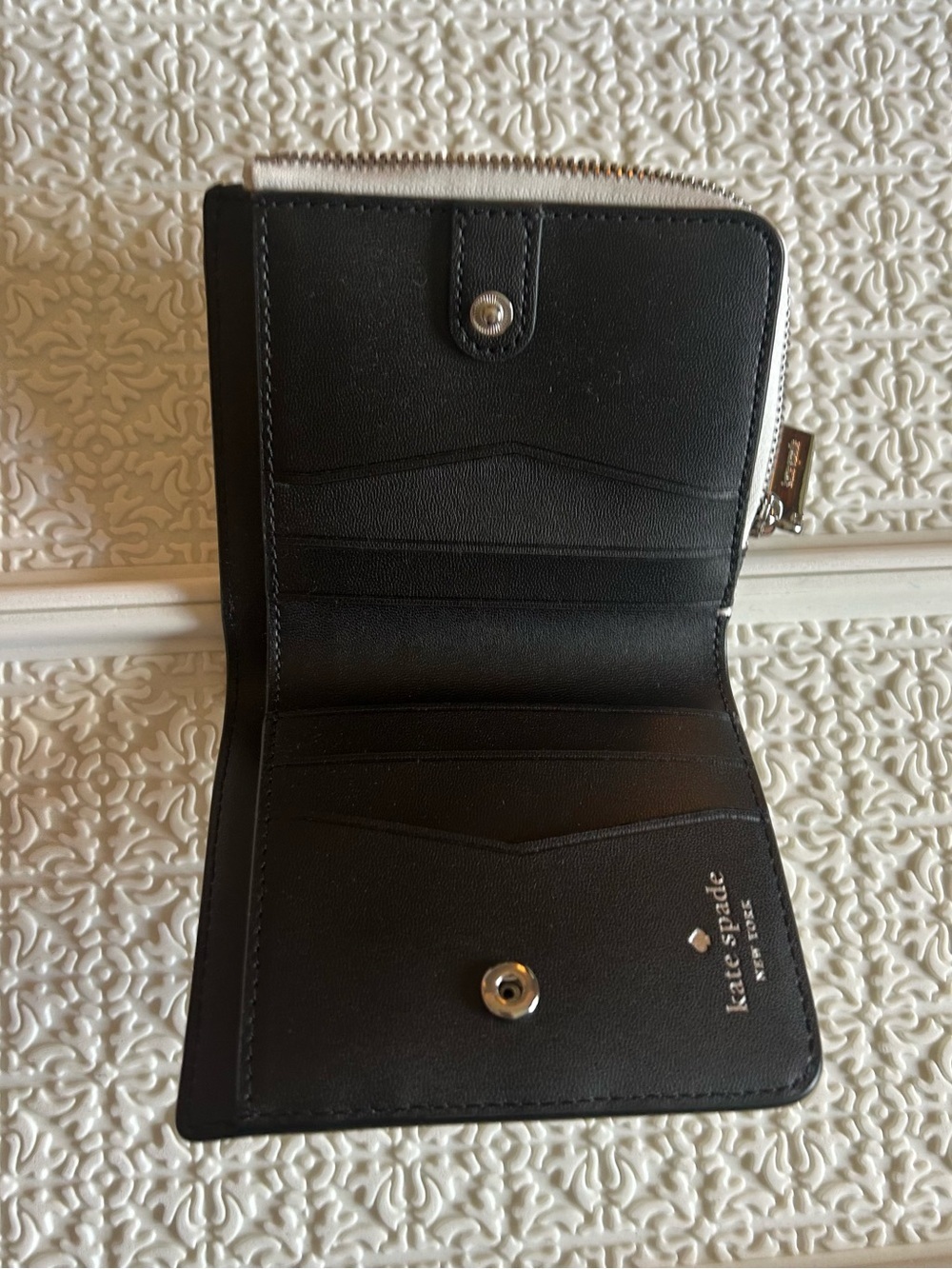 NWT KATE SPADE NY White and Black Polka Dot Zip Bifold Wallet - Picture 4 of 5